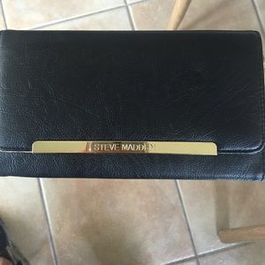 Steve Madden Black and Gold Wallet